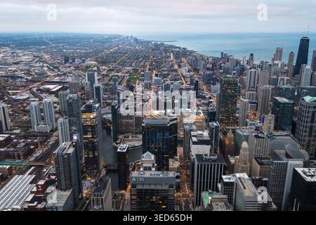 Hicago, IL, USA - 27.04.2017: Panoramaflug von Downtown und Lake Stockfoto
