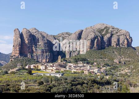Spanien, Aragon, Aguero, das Dorf und los Mallos de Aguero Stockfoto