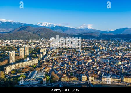 Frankreich, Isere, Grenoble, Blick auf die Altstadt von der Festung Bastille Stockfoto