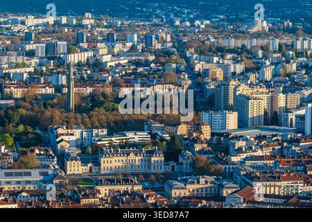 Frankreich, Isere, Grenoble, Panoramablick auf die Stadt von der Festung Bastille Stockfoto