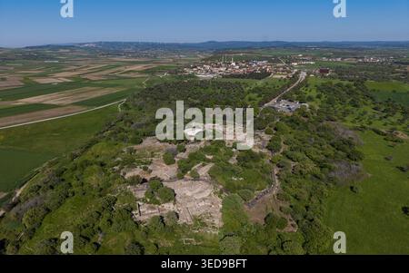 Aus der Vogelperspektive der antiken Ruinen von Troy, archäologische Stätte in Canakkale, Türkei, UNESCO-Weltkulturerbe Stockfoto