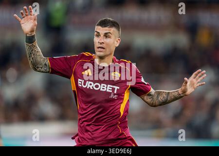 Rom, Italien. Mai 2026. Gianluca Mancini von AS Roma während der Serie A Enilive Match zwischen AS Roma und ACF Fiorentina im Stadio Olimpico am 4. Mai 2026 in Rom Credit: Giuseppe Maffia/Alamy Live News Stockfoto