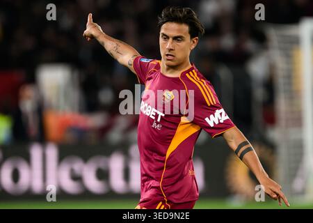 Rom, Italien. Mai 2026. Paulo Dybala von AS Roma während des Fußballspiels der Serie A 2025/2026 zwischen AS Roma und ACF Fiorentina im Stadio Olimpico in Rom (Italien), 4. Mai 2026. Quelle: Insidefoto/Alamy Live News Stockfoto