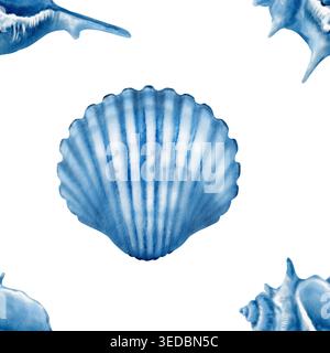 Zarte gerippte Muschel, verdrehte spitze Muschel im monochromen nahtlosen Muster, handgezeichnete Illustration in weichem blauen Aquarell mit subtiler Textur. For Stockfoto