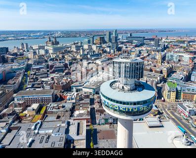 Liverpool, Merseyside, Vereinigtes Königreich. 04.23.2026 Luftbild von St. John's Beacon und Liverpool City Centre. April 2026 Stockfoto