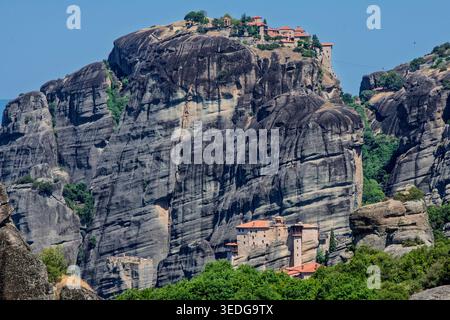Meteora: Klöster von Roussanou und Varlaam. Kalambaka, Griechenland. Stockfoto