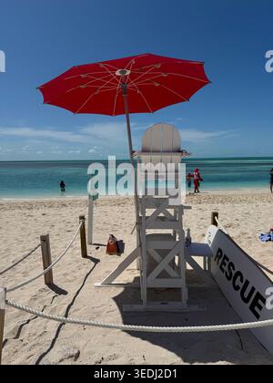 Rettungsschwimmer-Station am karibischen Strand Stockfoto