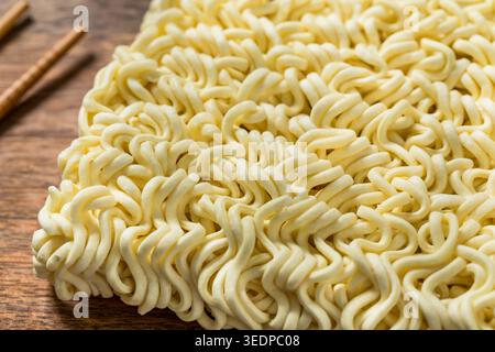 Bio Japanische trockene Ramen-Nudeln bereit zum Kochen Stockfoto