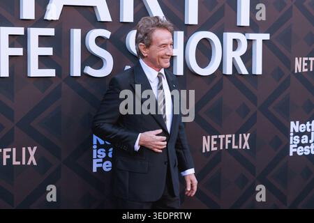 Los Angeles, Usa. Mai 2026. Martin Short besucht am 6. Mai 2026 die Premiere von Netflix's „Marty, Life is Short“ im Egyptian Theatre Hollywood in Los Angeles, Kalifornien. Quelle: SIPA USA/Alamy Live News Stockfoto