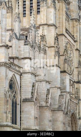 Detail der Primatialkirche St. Andreas von Bordeaux, einer Stadt im Département Gironde im Südwesten Frankreichs Stockfoto