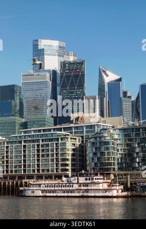 England, London, die Skyline der Stadt London und die Themse Stockfoto