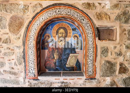 Meteora, Kastraki, Thessalien, Griechenland. 31. Oktober 2023. Wandgemälde im Kloster Varlaam auf den Felsformationen von Meteora. Stockfoto