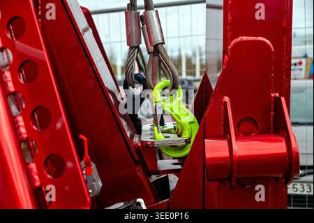 Riga, Lettland - 24. April 2026: Nahaufnahme des schweren Rettungswagens Scania 770S Sulinko auf der Motorshow. Stockfoto