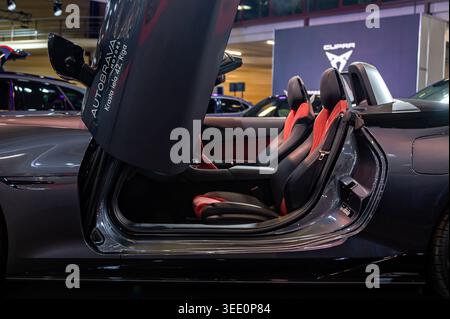 Riga, Lettland - 24. April 2026: MG Cyberster wird auf einer Motormesse mit offenen Türen und Sitzplätzen ausgestellt Stockfoto