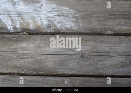 Verwitterte graue Holzstruktur mit Distressed White Lack Stockfoto