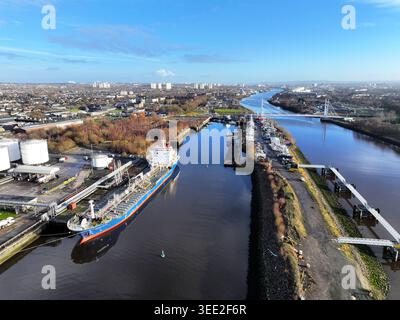 Drohnenansicht des Nether-Star-Tanker-Terminals Clydebank Stockfoto