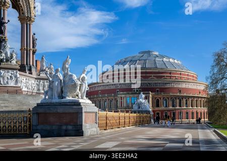 London, England. Royal Albert Hall und Albert Memorial Stockfoto