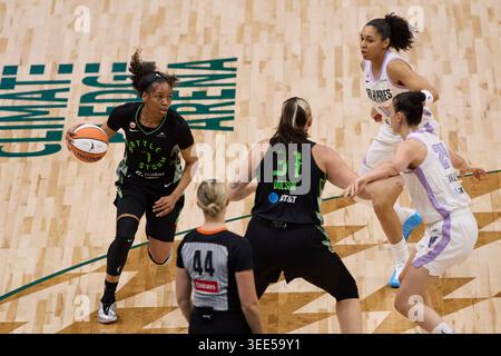 Seattle, Washington, USA. Mai 2026. ZIA COOKE (7) kontrolliert den Basketball im WNBA-Spiel zwischen dem Seattle Storm und den Golden State Valkyries in der Climate Pledge Arena am 8. Mai 2026 in Seattle, Washington. (Kreditbild: © Richard Dizon/ZUMA Press Wire) NUR REDAKTIONELLE VERWENDUNG! Nicht für kommerzielle ZWECKE! Stockfoto