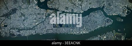 Atemberaubender Blick aus der Luft auf Manhattan, New York City, mit Central Park, Hudson und East Rivers und der legendären dichten Stadtsilhouette Stockfoto