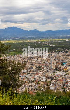 Blick aus der Vogelperspektive auf Argos, Region Peloponnes, Griechenland, vom Hügel der Burg von Argos (Larisa) Stockfoto
