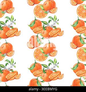 Nahtloses Aquarellmuster mit Orangen, Scheiben und Blumen in vertikalen Streifen. Handgemalte Abbildung. Für Textilien, Verpackungen, Scrapb Stockfoto