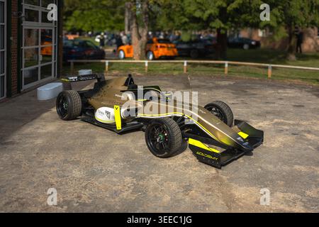 Tatuus T318-Einsitzer-Rennwagen mit offenem Rad, ausgestellt auf dem Bicester Motion Scramble am 28. April 2026. Stockfoto