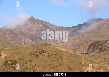 Yr Wyddfa, früher Mount Snowdon und Crib Goch, Teil des Snowdon Yr Wyddfa Massivs im nördlichen Eryri National Park, Wales, Großbritannien. Stockfoto