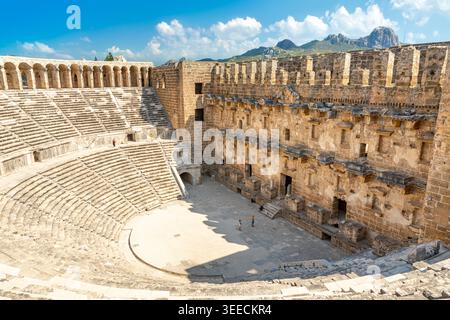 Luftaufnahme des antiken Amphitheaters Aspendos in der Nähe der Stadt Antalya Stockfoto