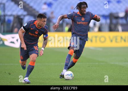 9. Mai 2026, Stadio Olimpico, Rom, Italien; italienischer Fußball der Serie A; Latium gegen Inter Mailand; Yann Aurel Bisseck vom FC Inter in Aktion Stockfoto