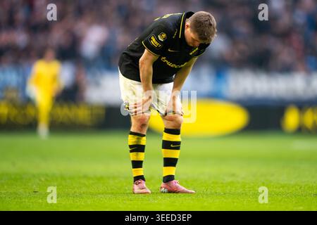 Stockholm, Schweden. Mai 2026. STOCKHOLM, SCHWEDEN - 10. MAI: Mads Thychosen (17) von AIK sieht beim Allsvenskan-Fußballspiel zwischen AIK und Djurgården in der Strawberry Arena in Stockholm, Schweden am 10. Mai aus. Quelle: SPP Sport Pressefoto. /Alamy Live News Stockfoto