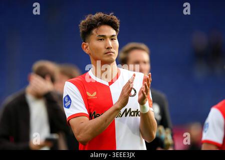 Rotterdam, Niederlande. Mai 2026. Rotterdam - Tsuyoshi Watanabe aus Feyenoord Rotterdam während der 33. Wettkampfrunde der Eredivisie Saison 2025/2026. Das Spiel findet am 10. Mai 2026 in Rotterdam, Niederlande, zwischen Feyenoord Rotterdam und AZ Alkmaar in de Kuip statt. Credit: Box to Box Pictures/Alamy Live News Stockfoto
