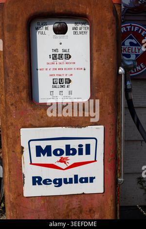 Rostige alte Mobil-Tankstelle, Prairie du Chien, Wisconsin Stockfoto