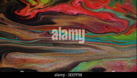 Glitzertinte-Mix. Spektrum-Spritzer-Textur. Heller Fleck, der sich auf mehrfarbigem Marmor ausbreitet. Abstrakter Unschärfenhintergrund in Acrylfarbe. Stockfoto
