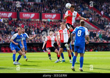 Rotterdam, Niederlande. Mai 2026. Rotterdam - Tsuyoshi Watanabe aus Feyenoord Rotterdam während der 33. Wettkampfrunde der Eredivisie Saison 2025/2026. Das Spiel findet am 10. Mai 2026 in Rotterdam, Niederlande, zwischen Feyenoord Rotterdam und AZ Alkmaar in de Kuip statt. Credit: Box to Box Pictures/Alamy Live News Stockfoto