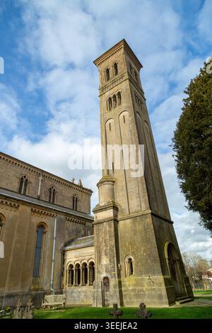 St Mary & St Nicholas Church, bekannt für ihren romanischen Stil, Wilton, Wiltshire, England Stockfoto