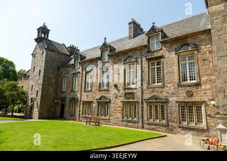 Die historischen Gebäude im Viereck des St Mary's College, Teil der University of St Andrews in Fife, Schottland Stockfoto