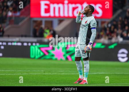 IPA84570447: Mike Maignan vom AC Milan reagierte 2025/26 im San Siro Stadion in Mailand beim Fußballspiel der Serie A zwischen AC Milan und Atalanta BC Stockfoto