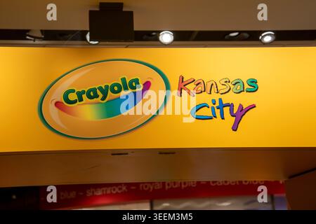 Kansas City, Missouri. Crayola Kansas City Logo im Crown Center. Stockfoto