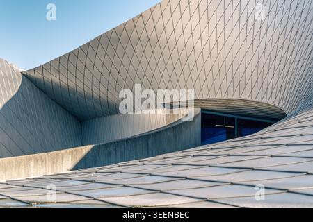 The Blue Planet (Den Bla Planet) National Aquarium, Dänemark, Moderne Architektur, Fassade, Silber Stockfoto