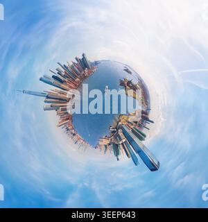 Panoramablick auf New York und New Jersey City bei Sonnenuntergang. 360-Grad-Panorama. Stockfoto