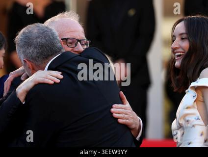 Cannes, Frankreich. Mai 2026. © PHOTOPQR/NICE MATIN/Justine Meddah ; Cannes ; 12/05/2026 ; FRANCE-FILM-FESTIVAL-CANNNES2026 (von L) die französische Schauspielerin Anais Demoustier, der französische Filmregisseur und Drehbuchautor Pierre Salvadori, der französische Schauspieler Gilles Lellouche, 79 die französische Schauspielerin Vimala Pons und der Filmfestival-Regisseur Thierry Fremaux von Cannes kommen zur Eröffnungszeremonie und die Vorstellung des Films „La Venus electrique“ (die am 12. Mai 2026. Quelle: MAXPPP/Alamy Live News Stockfoto