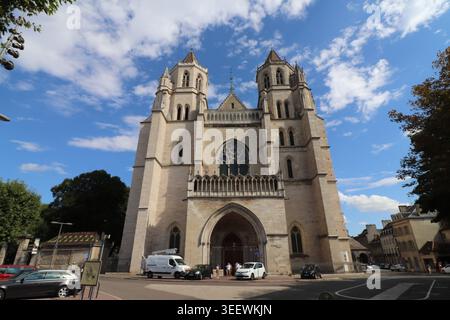 Die Kathedrale Saint-Bénigne, eine gotische Kirche aus dem 13. Jahrhundert, in Dijon, Département Côte-d'Or, Frankreich Stockfoto