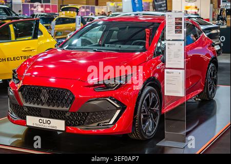 Riga, Lettland – 24. April 2026: Renault Clio E-TECH Hybrid zeigt Designdetails auf der Motorshow Stockfoto