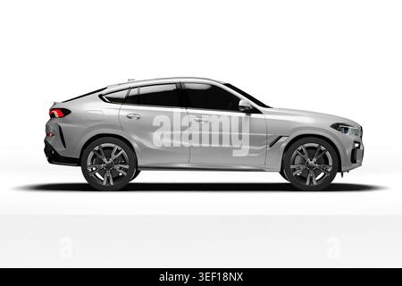 Isoliertes 3D-Rendering eines weißen modernen Coupé-SUV mit rundem Profil auf der rechten Seite auf weißem Hintergrund. Stockfoto