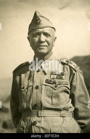 Maresciallo d'Italia Pietro Badoglio in uniforme militare. Badoglio è noto soprattutto per essere stato il capo del Governno italiano dopo la caduta di Benito Mussolini nel luglio del 1943.Ha ricoperto le più alte cariche militari durante la prima guerra mondiale e il periodo fascista. Stockfoto