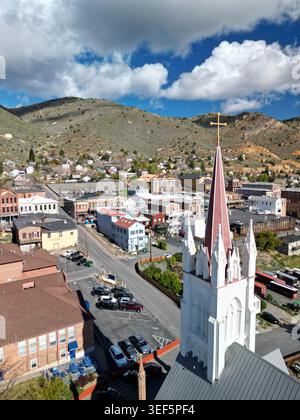 Aus der Vogelperspektive des Kirchturms St. Mary in the Mountains in Virginia City, Nevada Stockfoto