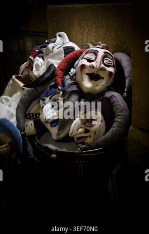 Traditionelle Larven, handgefertigte Karnevalsmasken der Basler Fasnacht, Basel, Schweiz Stockfoto