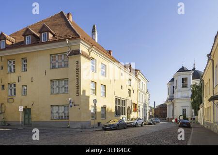 Tallinn, Estland. Juli 2022. Außenansicht des Tallinn City Museums in der Altstadt Stockfoto