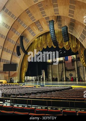 NEW YORK, USA - 6. Juli 2025: Das ikonische Interieur der Radio City Music Hall in Manhattan, New York, USA Stockfoto