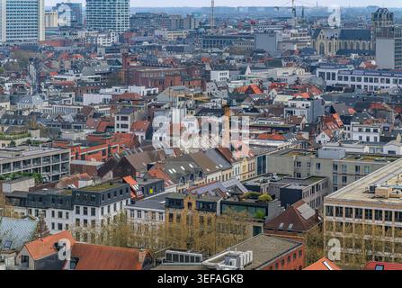 Blick nach Südosten vom Panorama auf dem Dach des MAS - Museum aan de Stroom, Antwerpen, Belgien. Mit 360°-Blick über Diamant und Antwerpen. Stockfoto